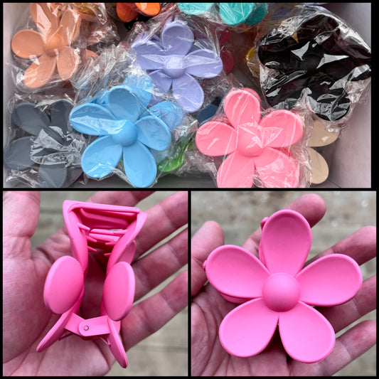 Random 1.6 & 2.9 Inch Flower Claw Hair Clips