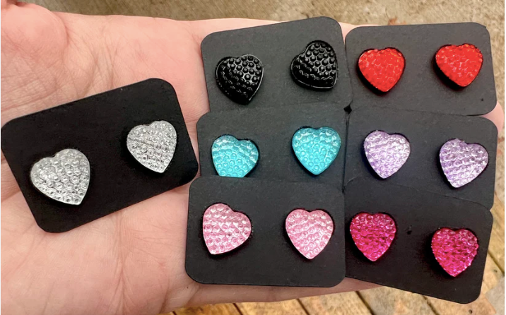 Random BLACK BEZEL HEART STUD EARRINGS