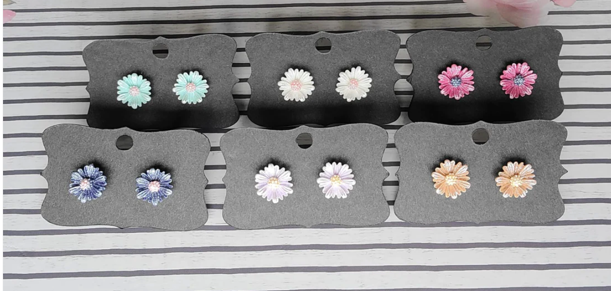 Random- 13 MM METALLIC VINTAGE DAISY Flower Earrings