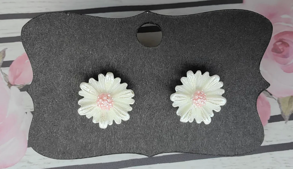 Random- 13 MM METALLIC VINTAGE DAISY Flower Earrings